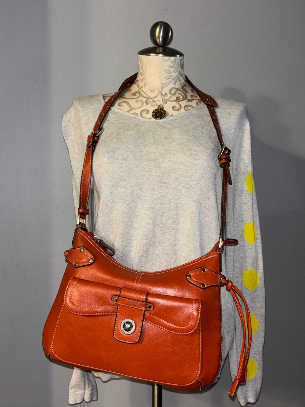 Chinese Laundry Saddle Shoulder Bag in Cognac Orange